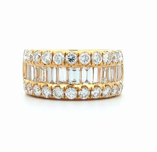 18KT Yellow Gold 3.24ctw Diamond Estate Band